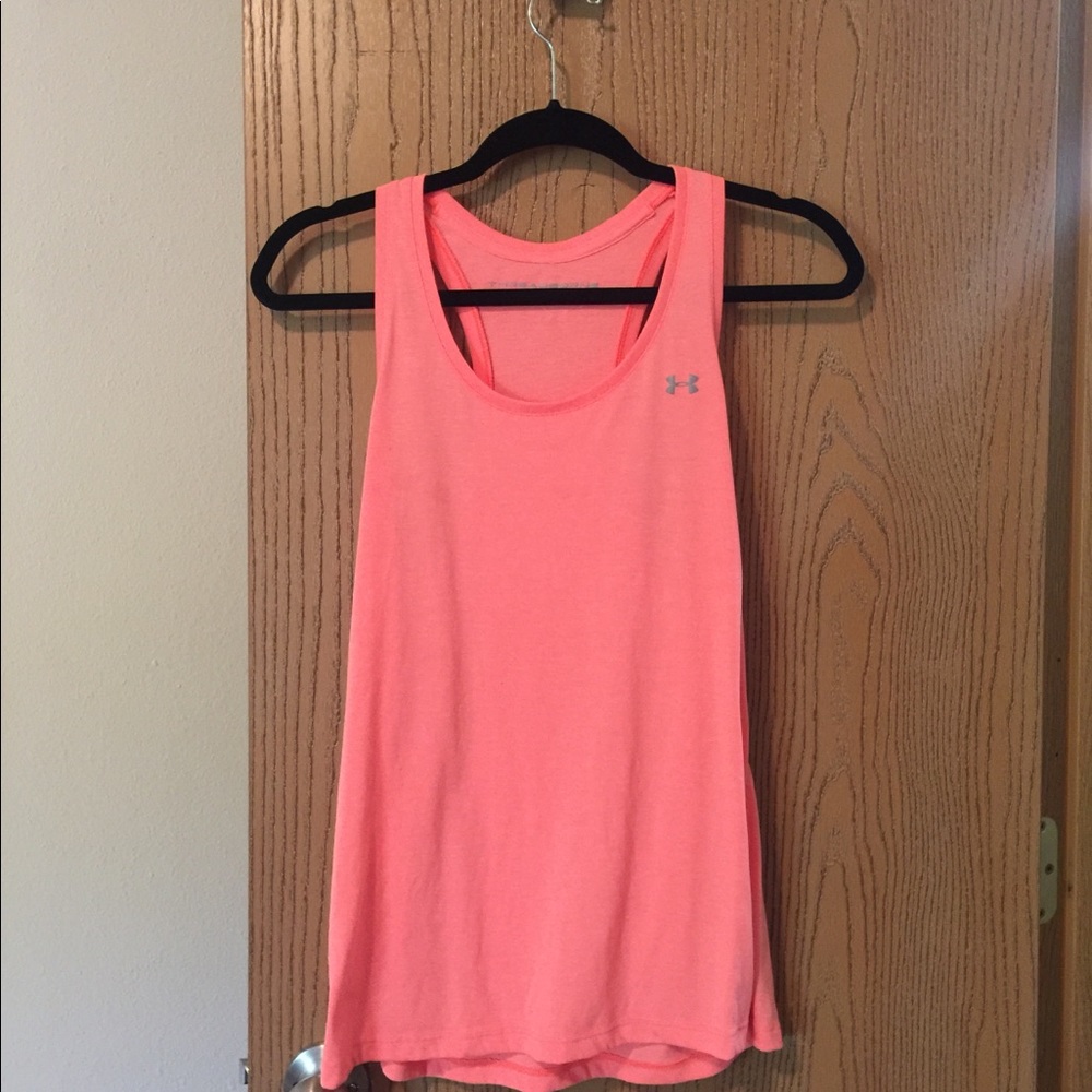Underarmor sleeveless workout tank top.